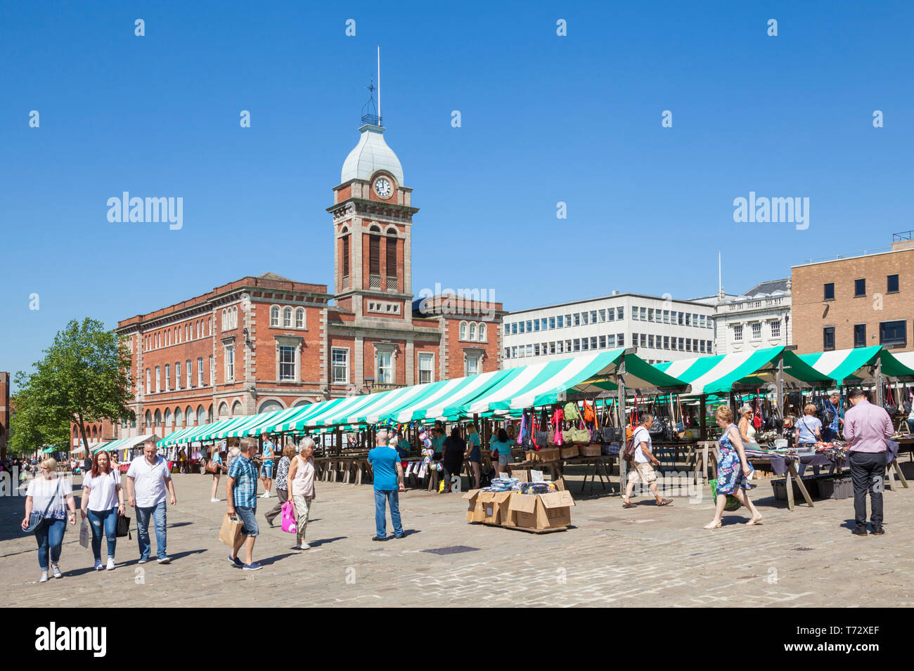 73171 Markt im Zentrum der Stadt außerhalb der Halle Chesterfield Derbyshire England UK GB Europa Stockfoto