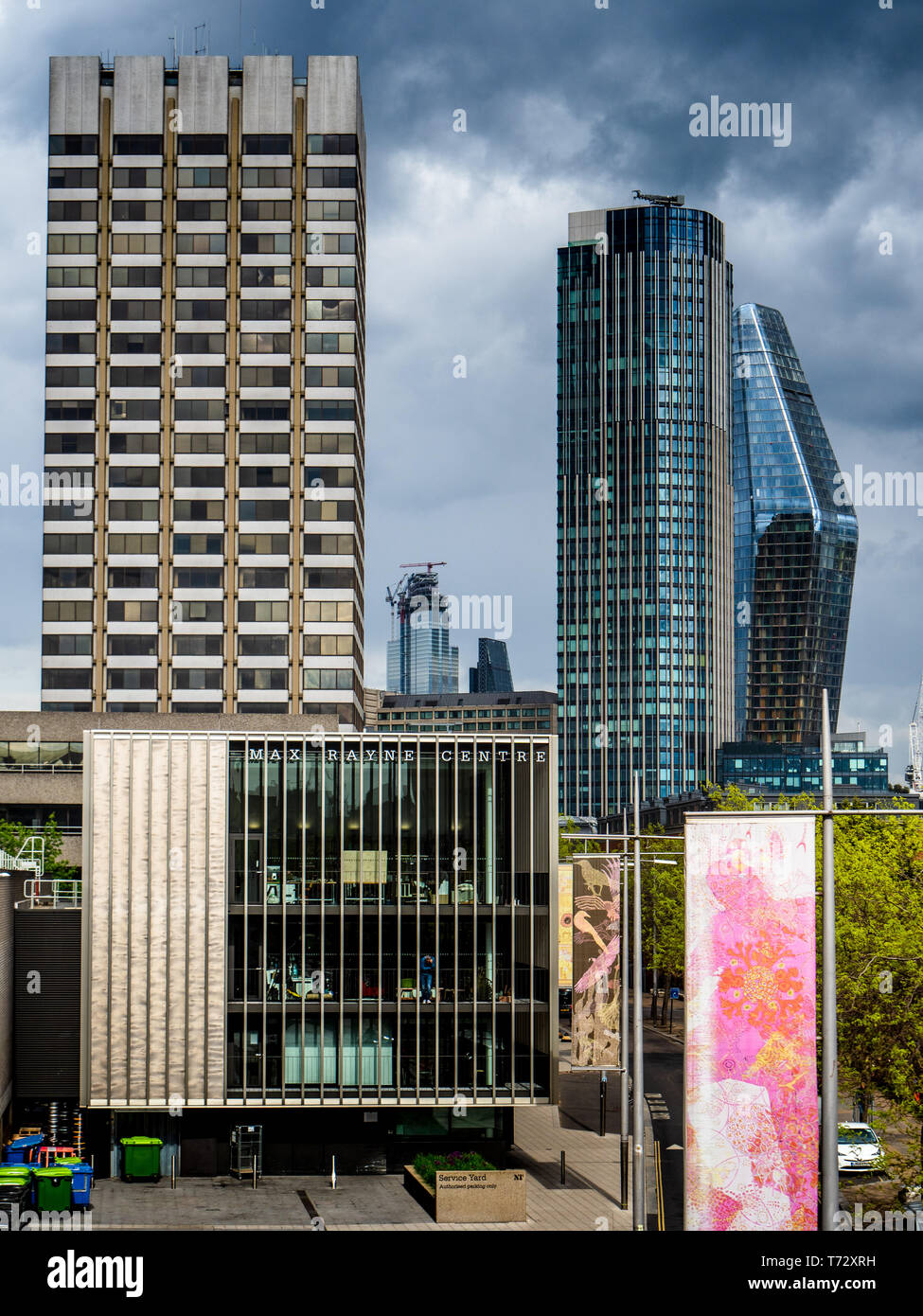 Die Max Rayne Centre in der Nähe des Nationaltheaters an der South Bank, London. Freuen Sie sich auf State-of-the-Art Malerei Workshop & Produktion Büros, Stockfoto