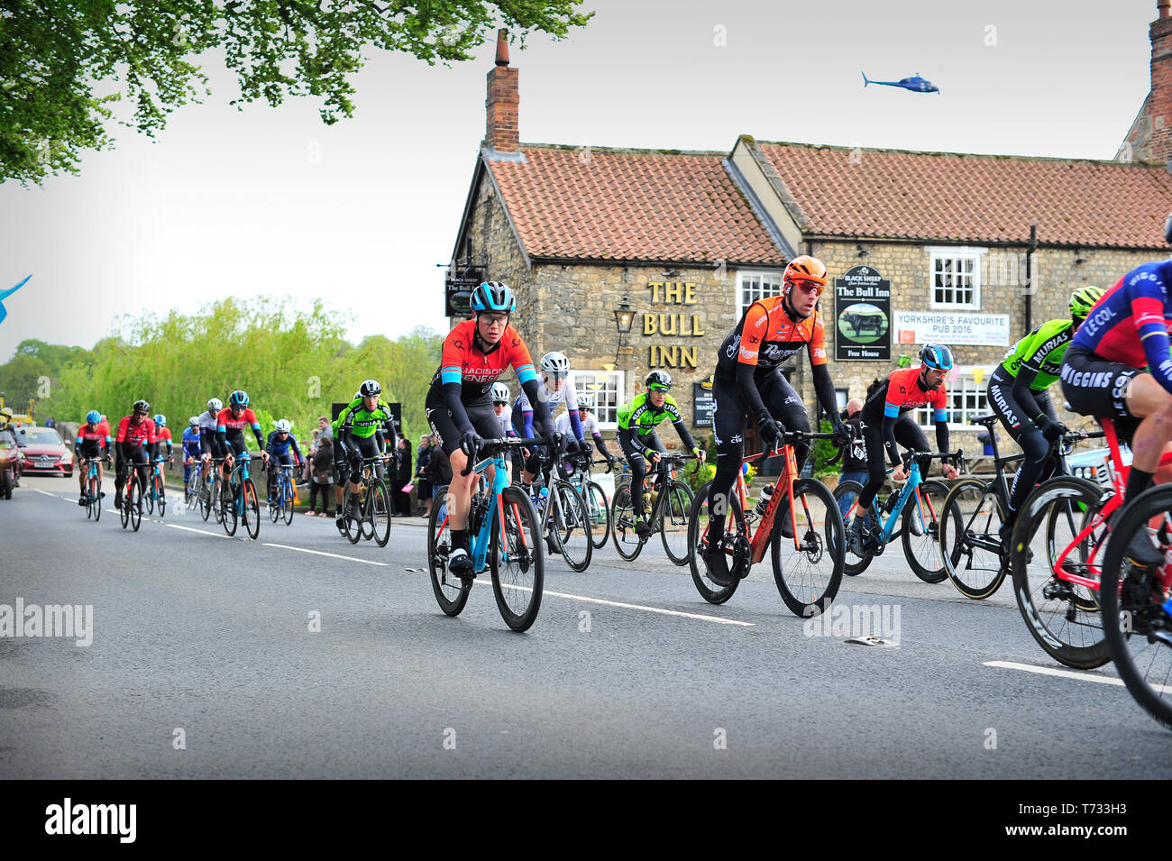 Tour de Yorkshire mens Rennen West Tanfield North Yorkshire England Großbritannien Stockfoto