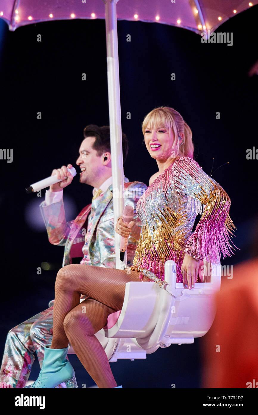 Taylor Swift, Brendon Urie am 2019 Billboard Music Awards im MGM Grand  Garden Arena am 1. Mai 2019 in Las Vegas, Nevada. Photo Credit:  DCP/PictureLux - Alle Rechte vorbehalten Stockfotografie - Alamy