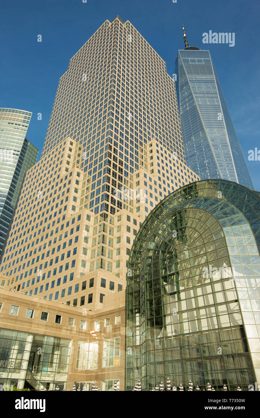 ATRIUM WESTFIELD WORLD TRADE CENTER SHOPPING MALL (© SANTIAGO CALATRAVA 2016) DOWNTOWN MANHATTAN NEW YORK CITY USA Stockfoto