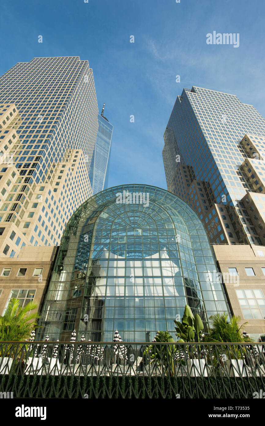 ATRIUM WESTFIELD WORLD TRADE CENTER SHOPPING MALL (© SANTIAGO CALATRAVA 2016) DOWNTOWN MANHATTAN NEW YORK CITY USA Stockfoto