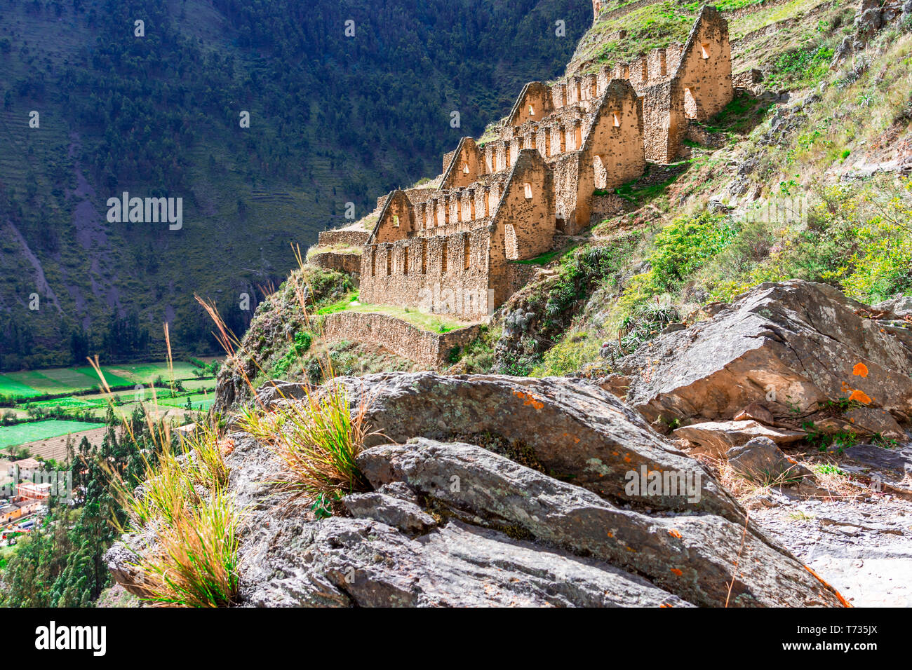 Cuzco, Peru: Pinkuylluna, Ruinen der alten Inka Lagerhäuser auf Berge, das Heilige Tal, Stockfoto