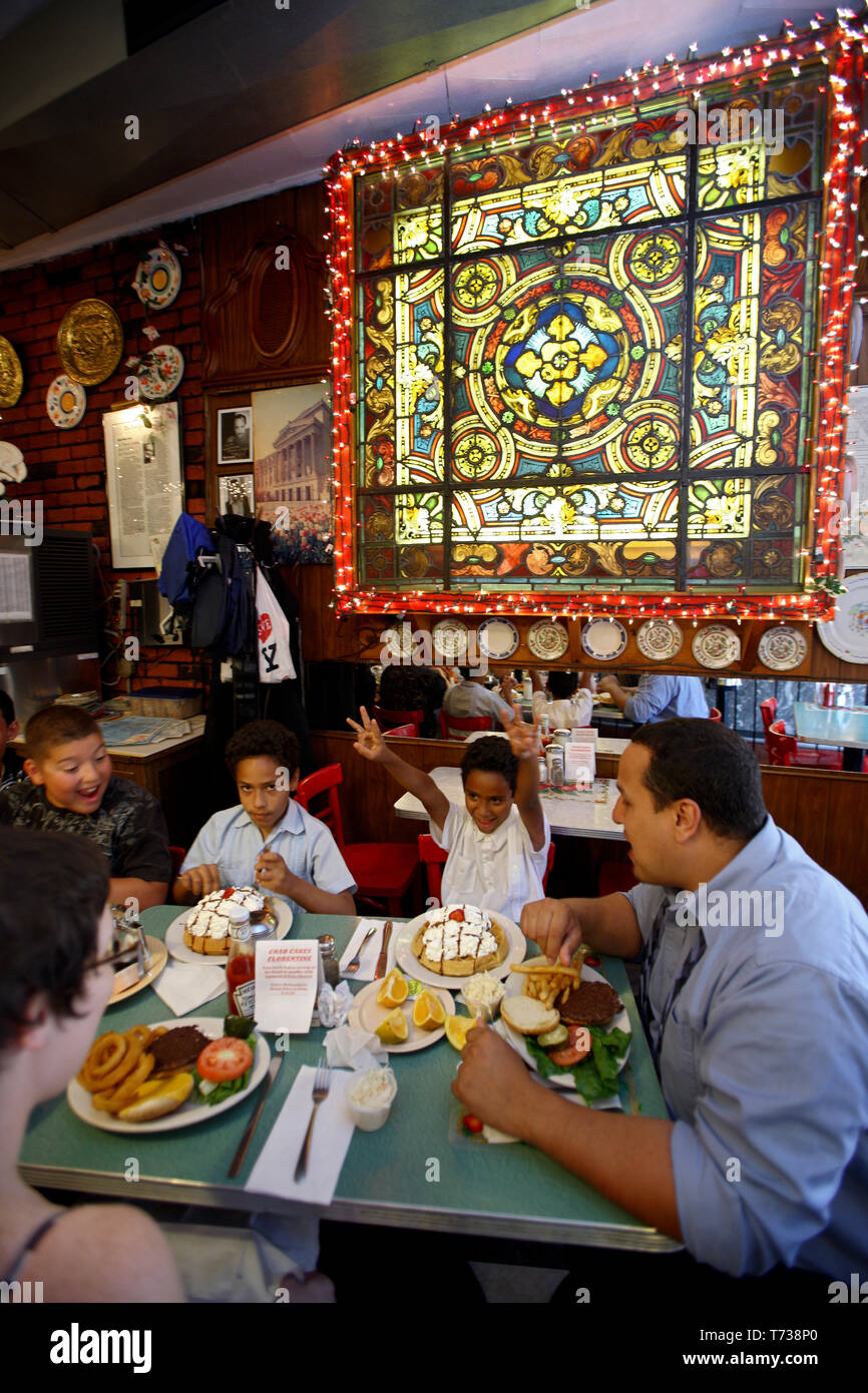 Iconic Toms Restaurant in Prospect Heights. Stockfoto