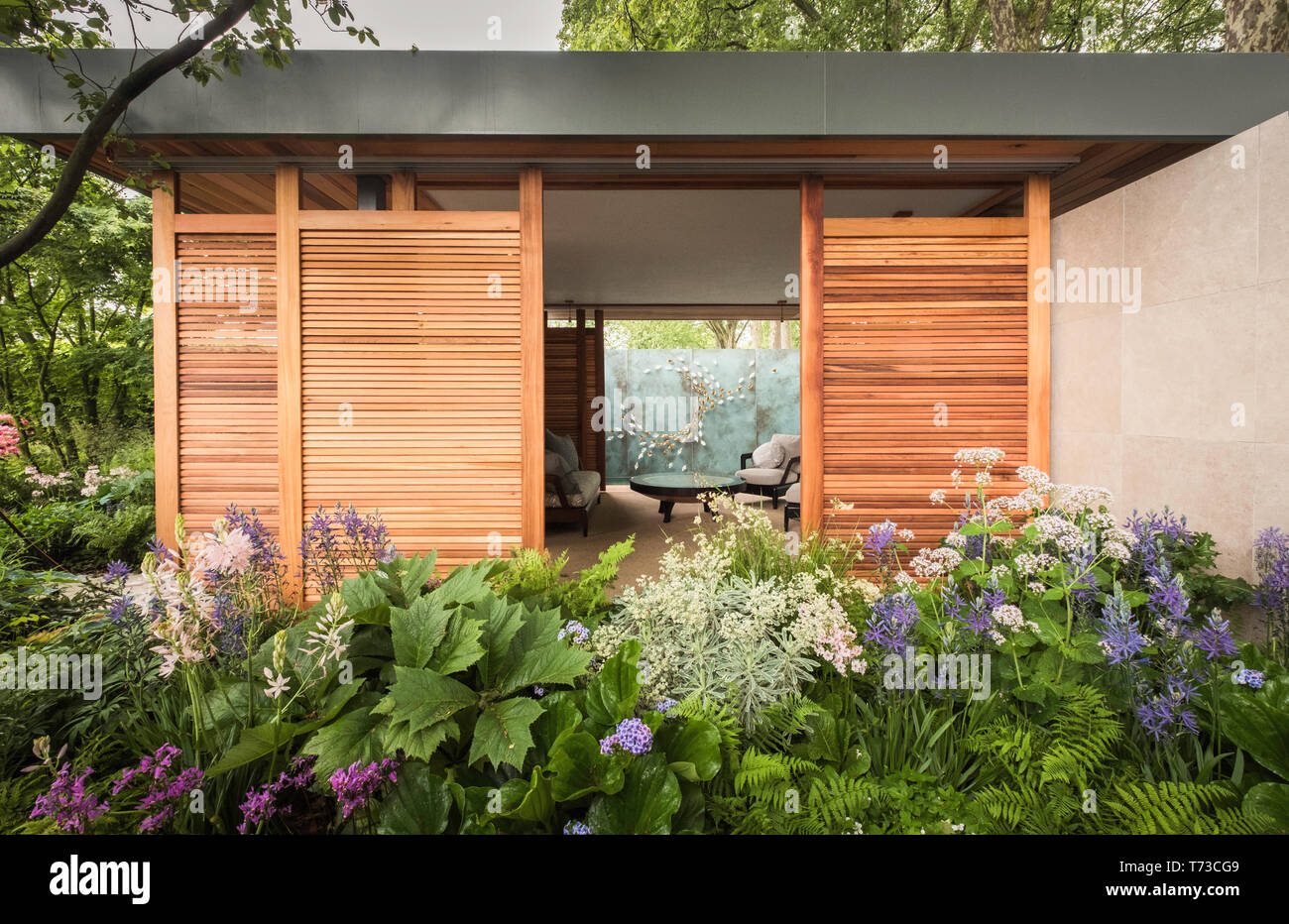 Die Morgan Stanley Garten von Chris Beardshaw auf der Chelsea Flower Show 2018, London, UK. Stockfoto