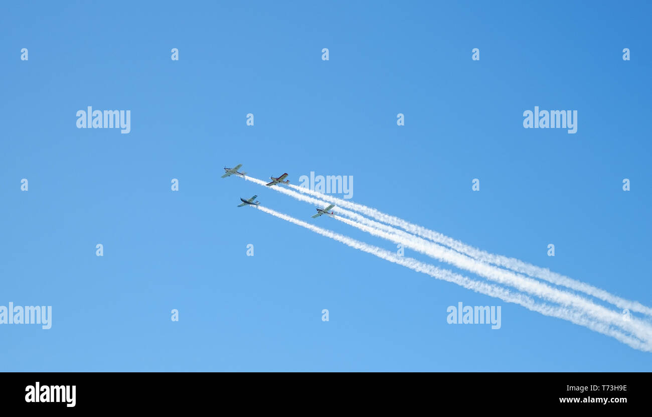 Torre del Mar, Spanien - Juli 29., 2018. Flugzeuge aerobatic Gruppe die Durchführung einer Demonstration Flug bei Festival Aereo Internationale Torre del Mar, Malag Stockfoto