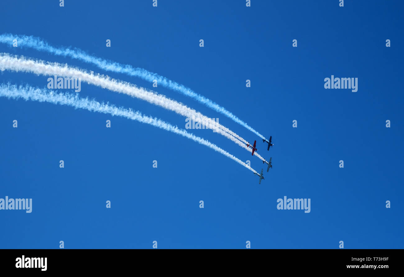 Torre del Mar, Spanien - Juli 29., 2018. Flugzeuge aerobatic Gruppe die Durchführung einer Demonstration Flug bei Festival Aereo Internationale Torre del Mar, Malag Stockfoto
