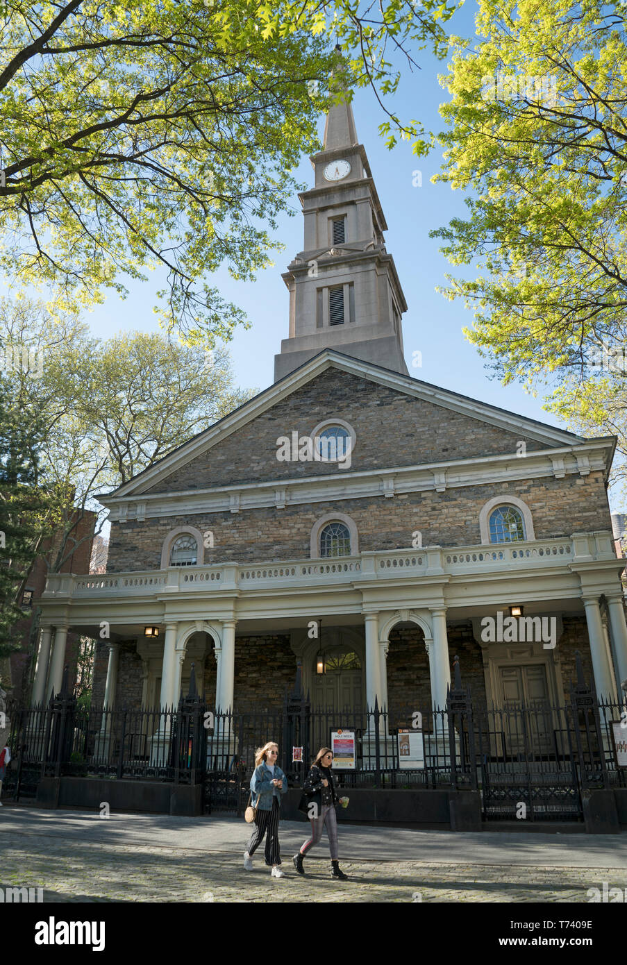 St. Marks Kirche in-der-Bowerys in Manhattan East Village ist auf Land, das an Peter Stuyvesant, dem 17. Jahrhundert und Gouverneur von New Holland gehörte. Stockfoto