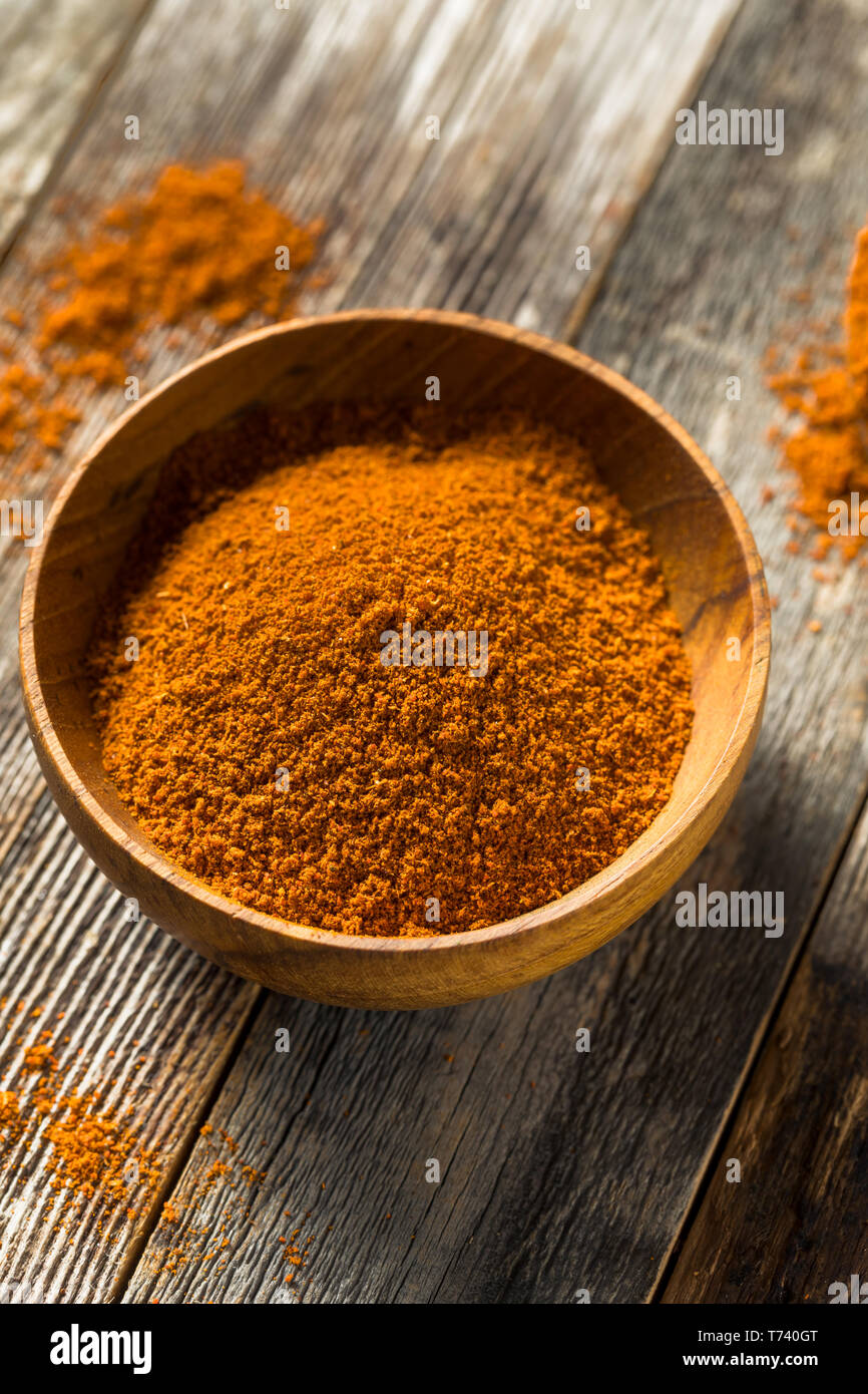 Gesunde organische Marokkanisches Gewürz Mischung in eine Schüssel geben. Stockfoto