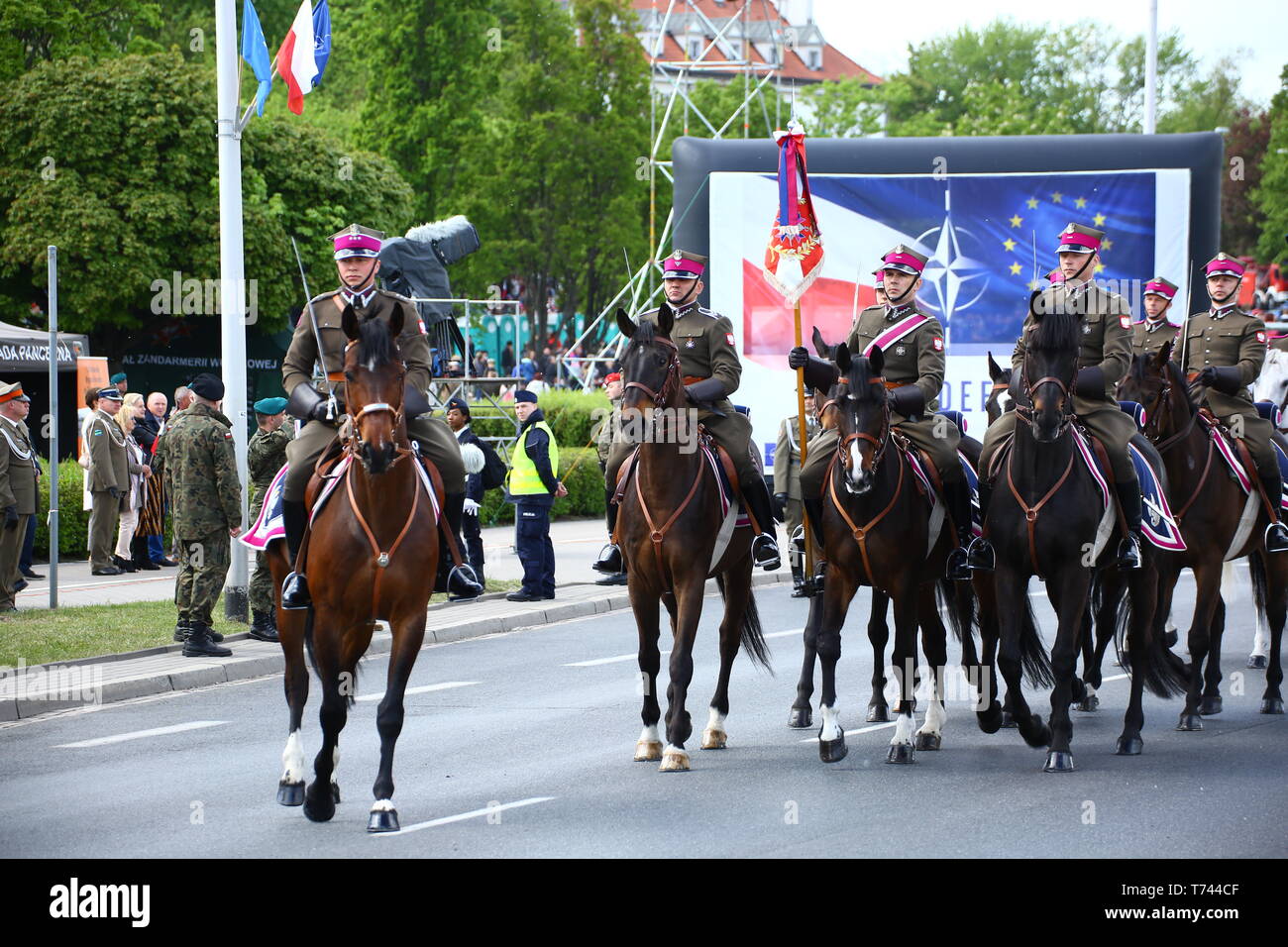 Polen: Kavallerie der polnischen Armee während der militärparade am Tag der Constituion. Stockfoto