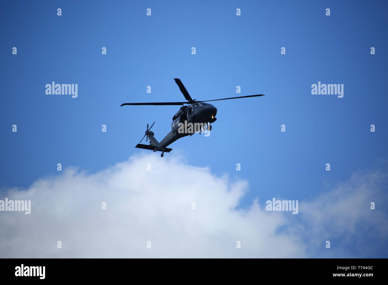 Polen: Polizei stellt Black Hawk Hubschrauber während Constituion feier tag. Stockfoto