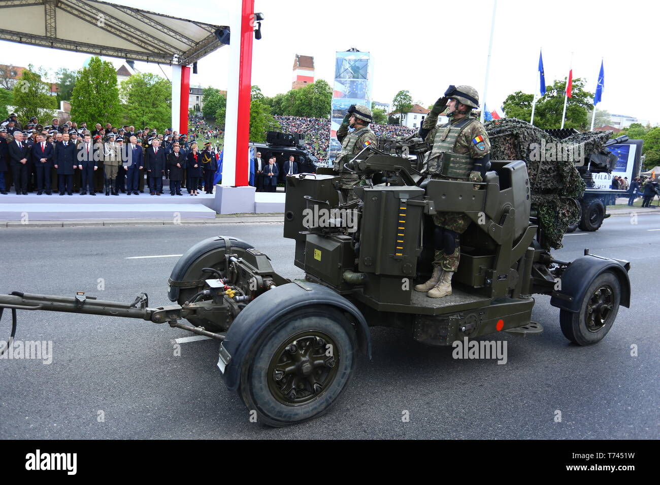 Polen: rumänische Armee präsentiert air defence Einheit auf militärische Parade während der Feier Tag der Verfassung. Stockfoto