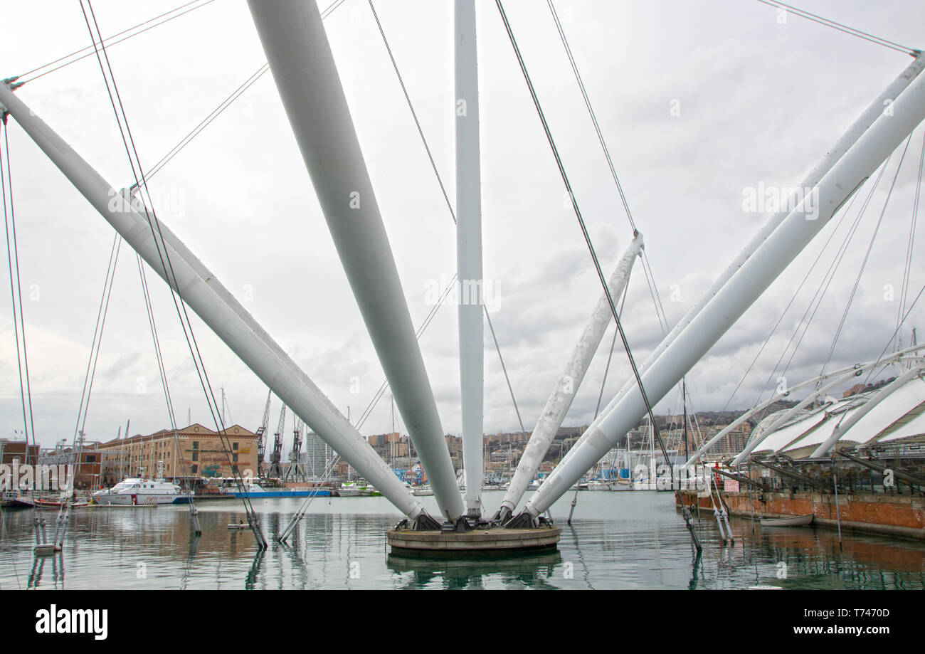 In Genua - Italien - Auf 04/01/2018 - Genua Hafen mit Bigo Panoramalift in der Mitte von Genua Porto Antico befindet. Stockfoto