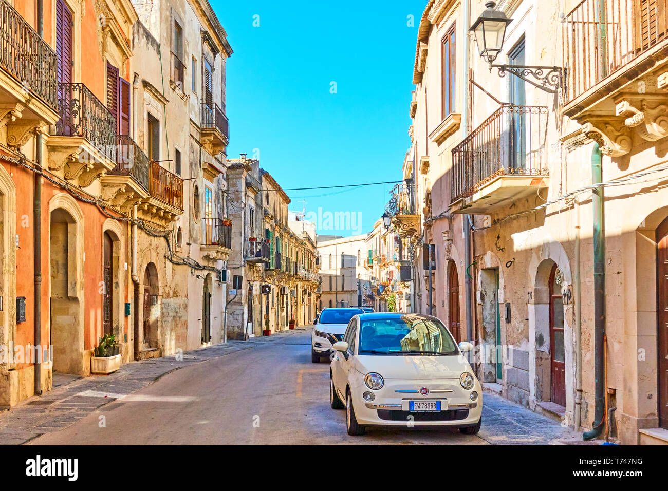Syrakus, Italien - März 17, 2019: Straße der alten Stadt Syrakus Stockfoto