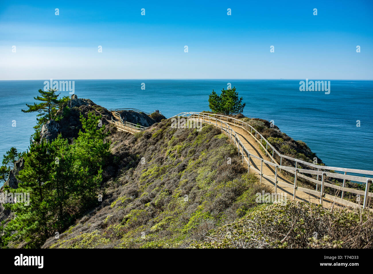 Die Promenade führt zu einem atemberaubenden Blick Muirs Strand im nördlichen Kalifornien; Stinson Beach, Kalifornien, Vereinigte Staaten von Amerika Stockfoto