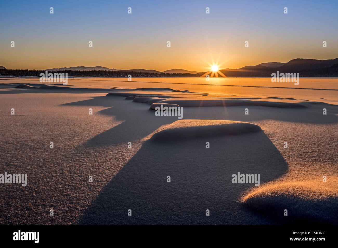 Winter Nachmittag am Mendenhall Lake, Juneau, Alaska, Vereinigte Staaten von Amerika Stockfoto