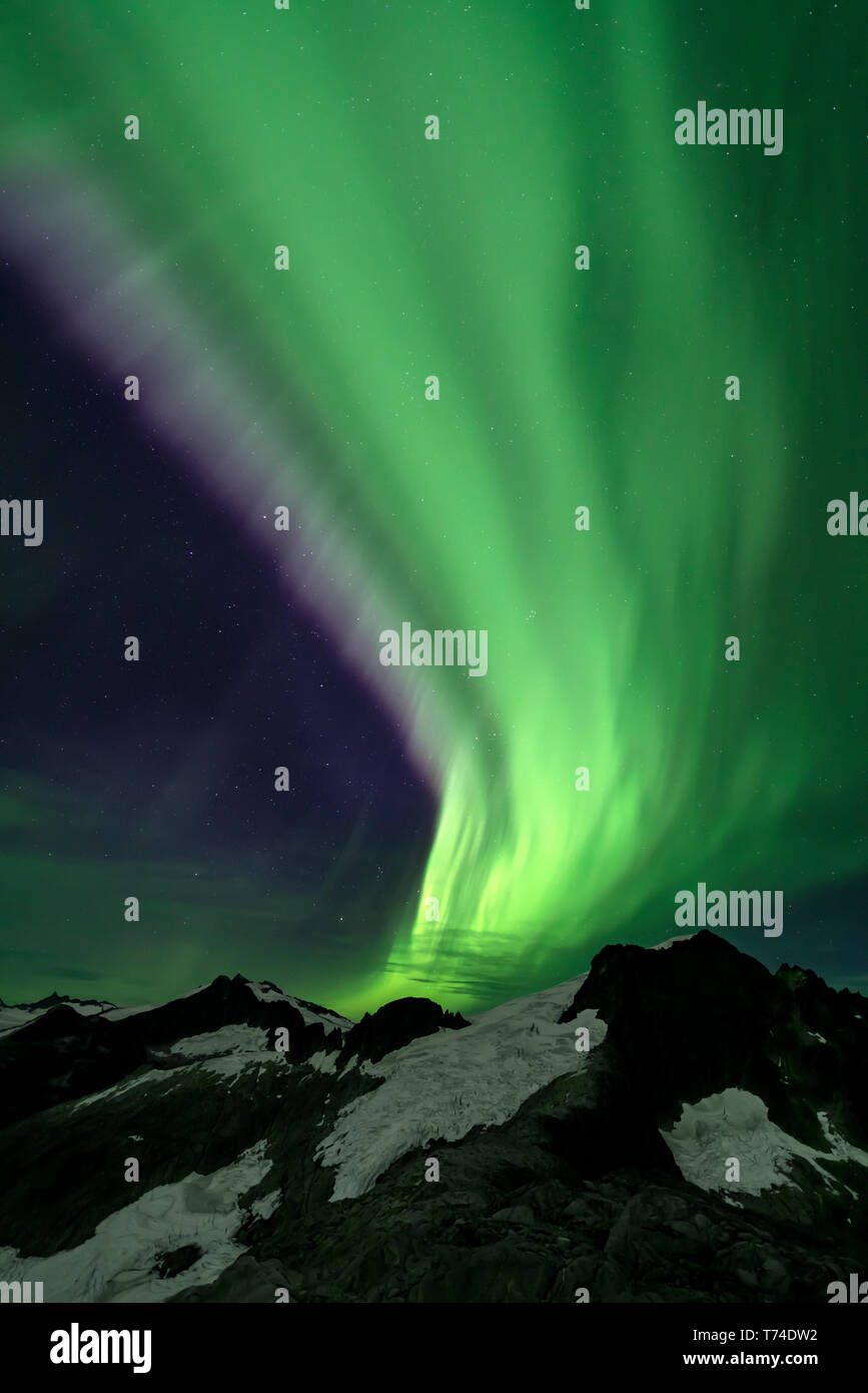 Nordlichter über Juneau Icefield, Tongass National Forest, Alaska, Vereinigte Staaten von Amerika Stockfoto