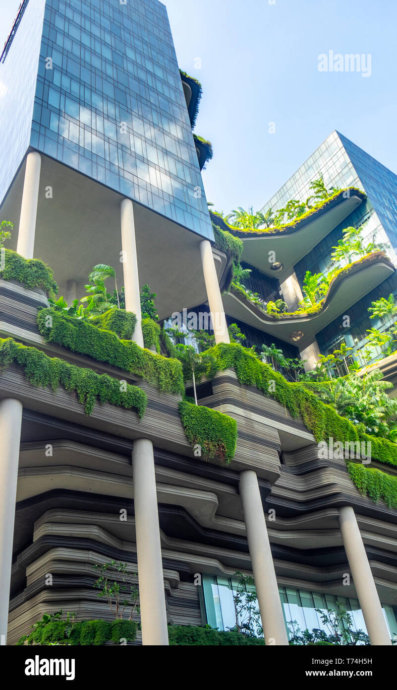 Parkroyal on Pickering Hotel mit erhöhten terrassenförmigen Gärten in Chinatown Singapur Stockfoto