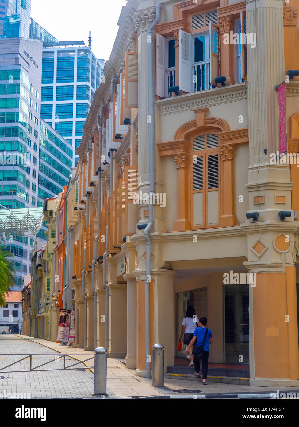 Pastellfarbene traditionelle Ladenhäuser in Hokien St Chinatown Singapur Stockfoto