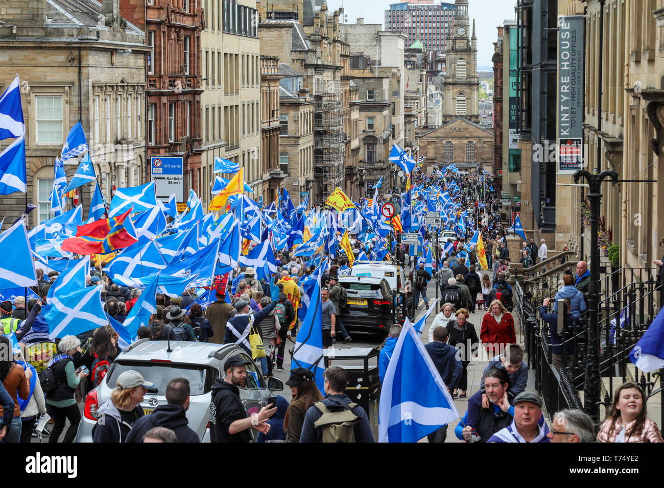 Eine schottische Unabhängigkeit März am 5. Mai 2019 von auob, alle unter einem Banner, von der Stadt den Kelvingrove Park zu Glasgow Green auf einer Route durch die Innenstadt organisiert. Stockfoto