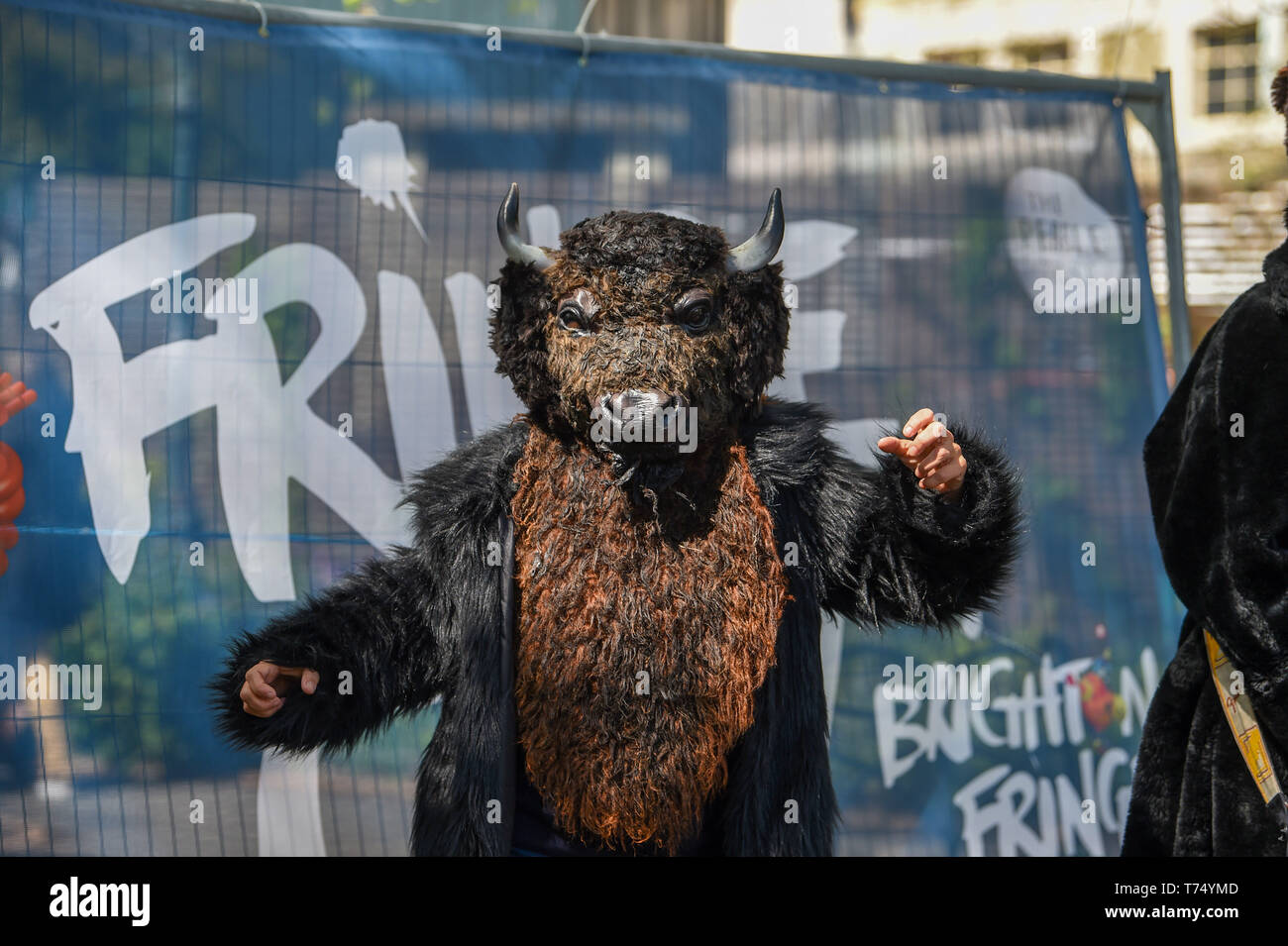 Brighton UK 4. Mai 2019 - Darsteller auf treets das Brighton Festival Fringe von Brighton" Veranstaltung im Zentrum der Stadt am Eröffnungstag. Foto: Simon Dack/Alamy leben Nachrichten Stockfoto