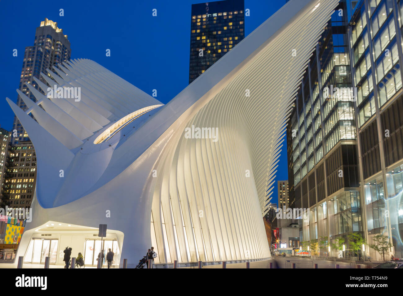 OCULUS SAAL (© SANTIAGO CALATRAVA 2018) WESTFIELD WORLD TRADE CENTER PFAD VERKEHRSKNOTENPUNKT DOWNTOWN MANHATTAN NEW YORK CITY USA Stockfoto
