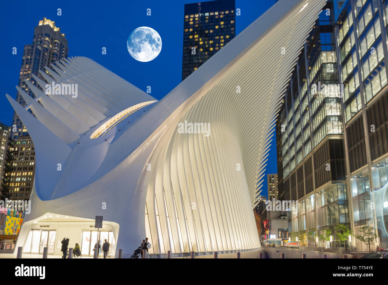 OCULUS SAAL (© SANTIAGO CALATRAVA 2018) WESTFIELD WORLD TRADE CENTER PFAD VERKEHRSKNOTENPUNKT DOWNTOWN MANHATTAN NEW YORK CITY USA Stockfoto