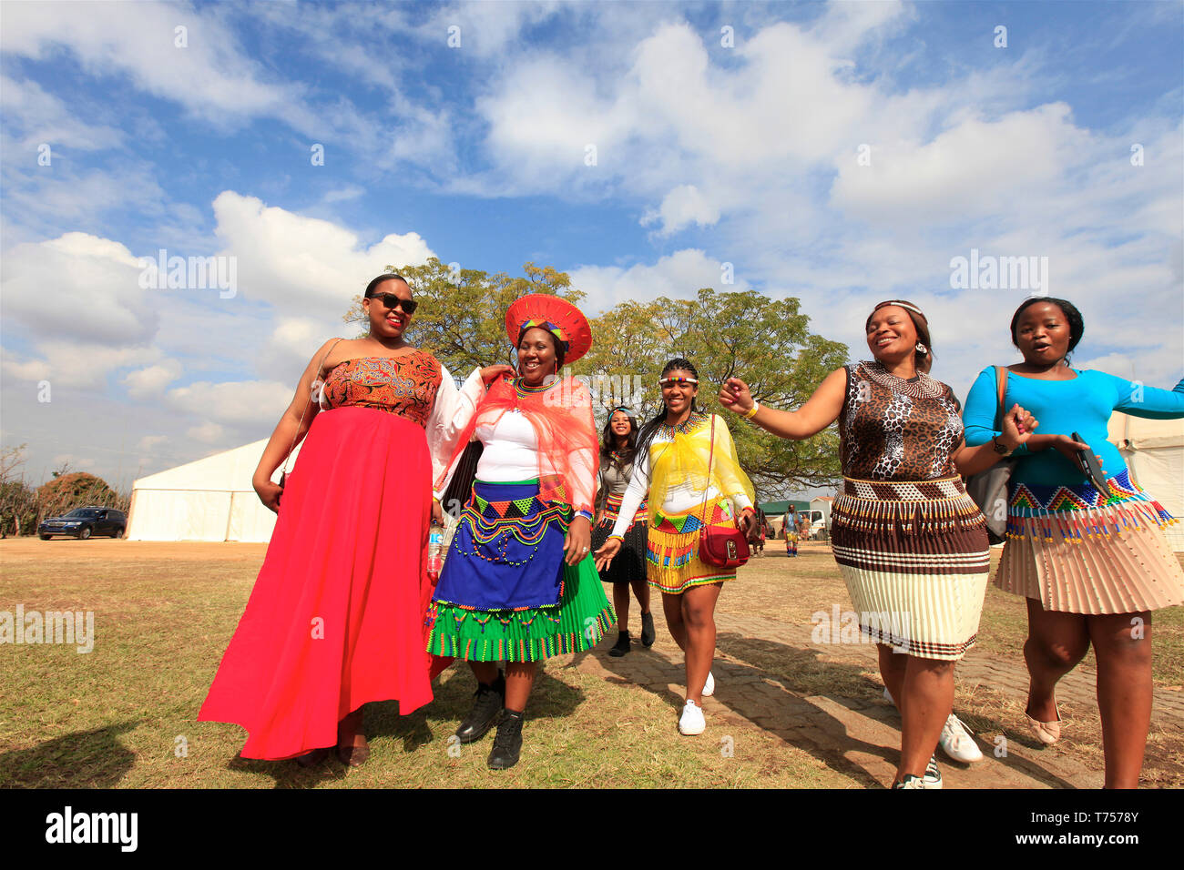 Zulu frauen tanz -Fotos und -Bildmaterial in hoher Auflösung – Alamy