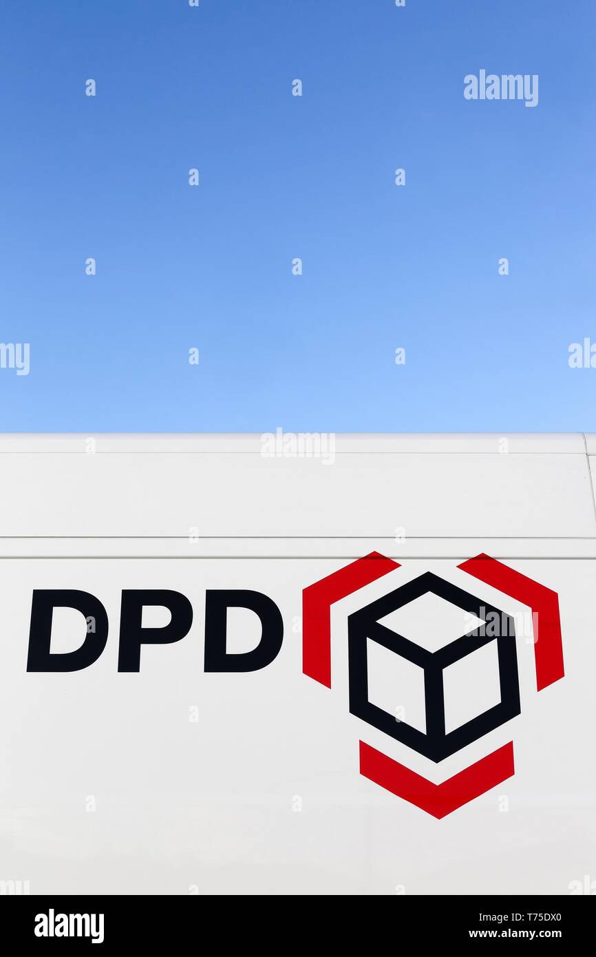 Aarhus, Dänemark - Januar 17, 2016: DPD Logo auf einem Van. DPD ist ein internationaler Paketdienstleister im Besitz von GeoPost Stockfoto