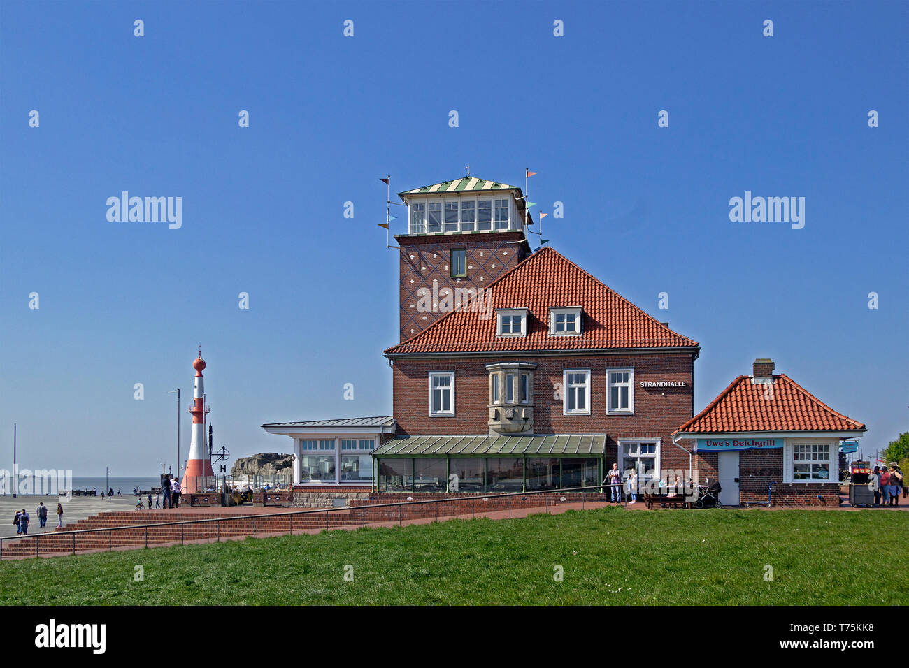 Leuchtturm Minarett und Strandhalle, WillyBrandt Square, Bremerhaven, Bremen, Deutschland Stockfoto
