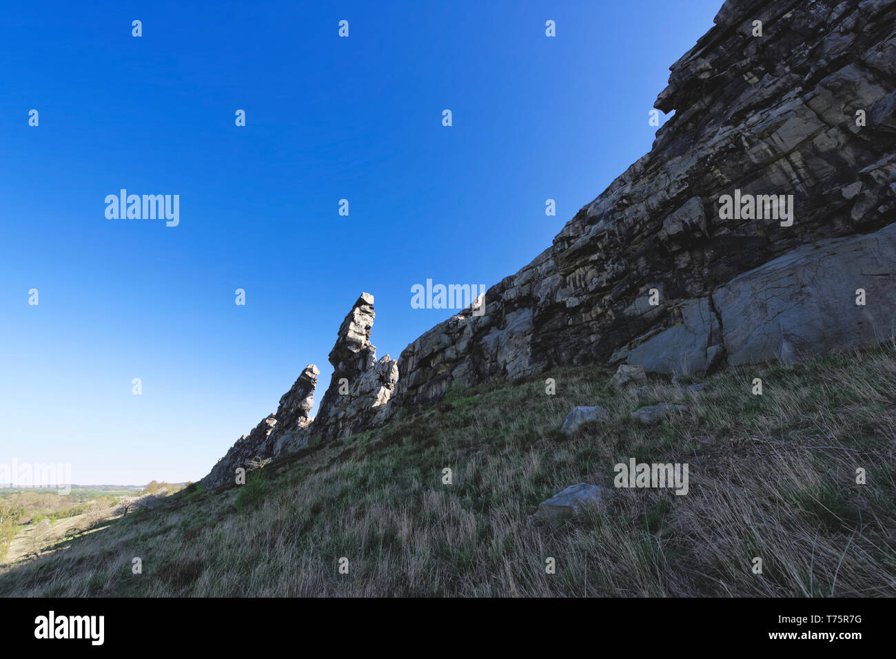 Der Teufelsmauerstieg zwischen Blankenburg und Ballenstedt. Stockfoto