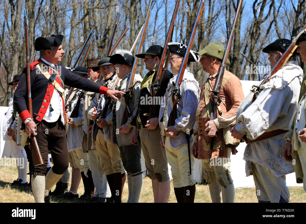 Soldaten der kontinentalen Armee des Revolutionären Krieges Nachstellung bei Jockey Hollow Morristown National Historical Park.Morristown.New Jersey.USA Stockfoto