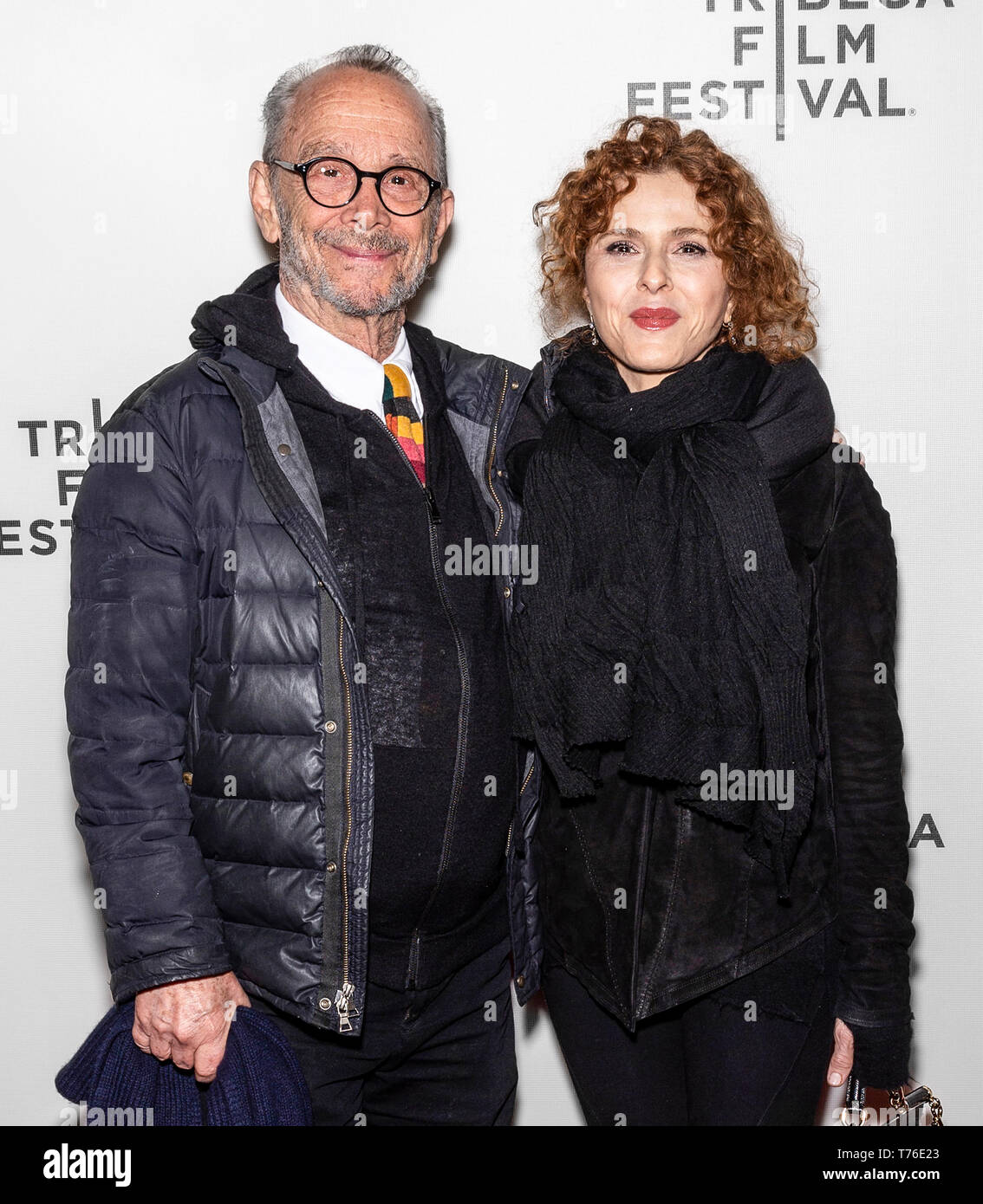 New York, NY - Mai 03, 2019: Joel Grey und Bernadette Peters die Premiere der "It Takes A Lunatic" während der 2019 Tribeca Film Festival teilnehmen Stockfoto