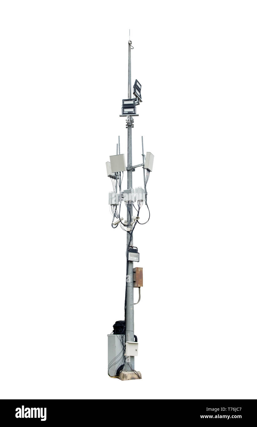 Antenne station Wireless- und CCTV-und Spotlight Turm, auf Hintergrund isoliert Stockfoto