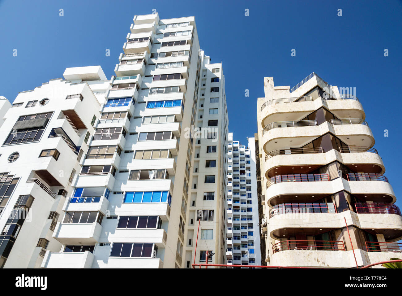 Cartagena Colombia, El Laguito, Hochhaus Wolkenkratzer Gebäude Wohngebäude Wohngebäude, Balkone, zeitgenössische Architektur, Stockfoto