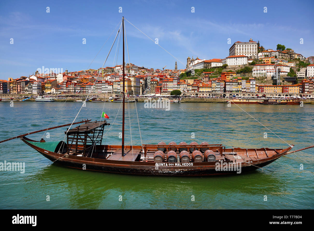Boote für den Transport von port Weinfässer auf dem Douro, Porto, Portugal Stockfoto