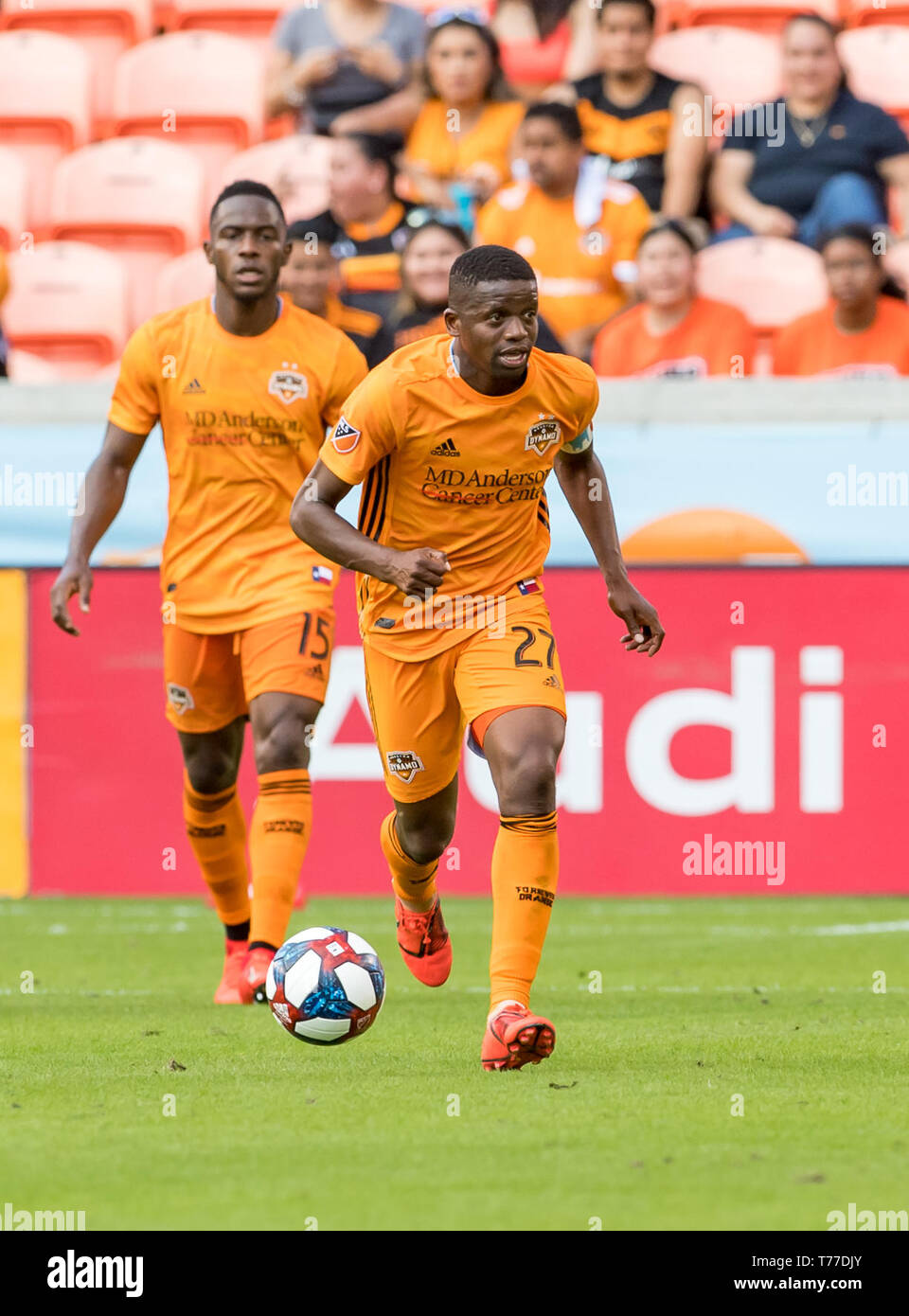 Texas, USA. 04 Mai, 2019. Mai 04, 2019 Houston Dynamo Mittelfeldspieler Oscar Boniek Garcia (27) Bei einem Match zwischen FC Dallas und Houston Dynamo bei BBVA Compass Stadion in Houston, Texas. Die endgültige Houston Dynamo schlägt den FC Dallas 2-1 Maria Lysaker/CSM Credit: Cal Sport Media/Alamy leben Nachrichten Stockfoto