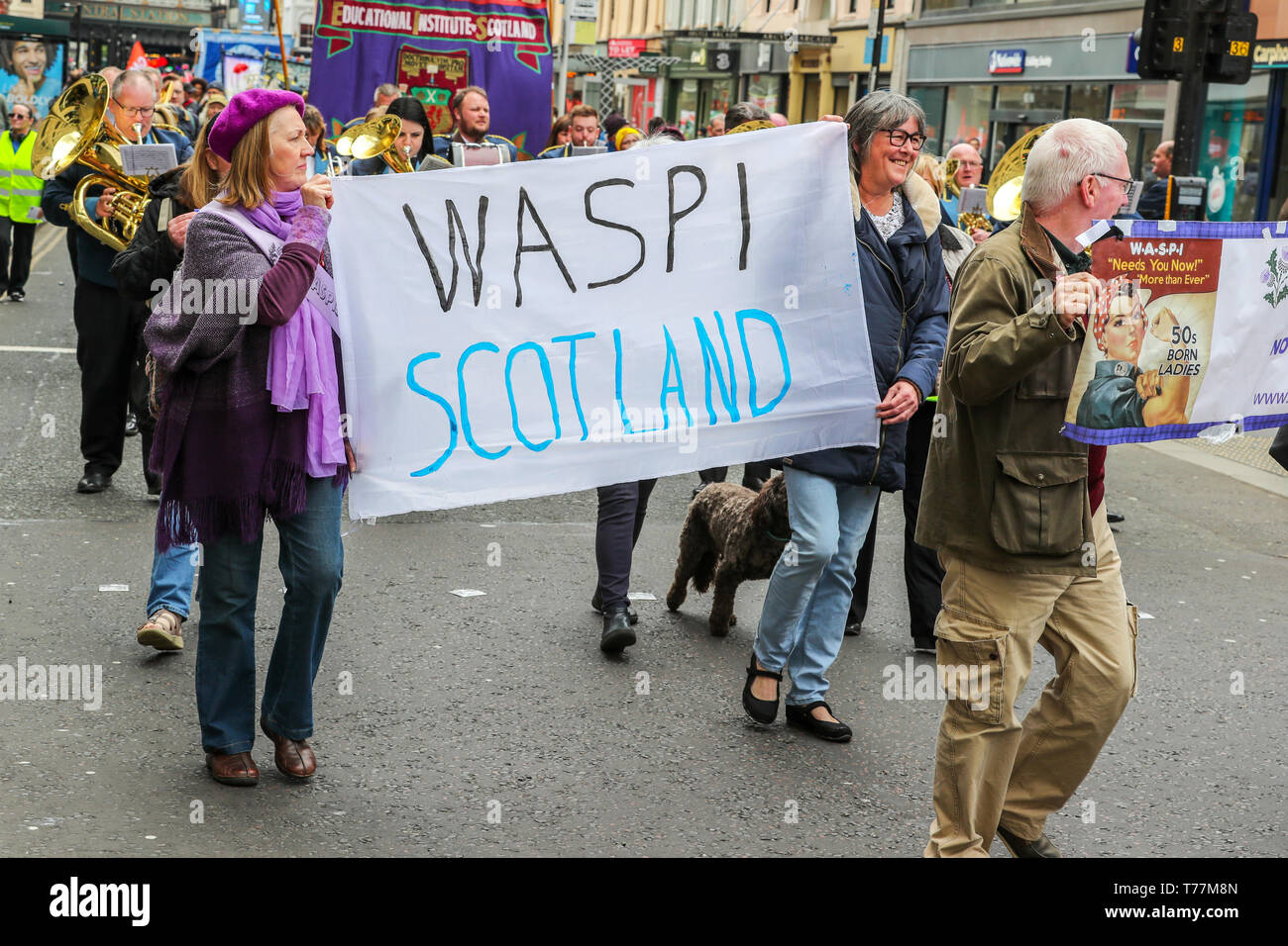 Glasgow, UK. 05 Mai, 2019. Vertreter und Beamten von zahlreichen Gewerkschaften und politischen Parteien nahmen an der traditionellen Tag der Parade durch das Stadtzentrum von Glasgow. Die Parade wurde durch eine Pipe Band und Brass Band led vor dem Abschluss auf dem George Square. Credit: Findlay/Alamy leben Nachrichten Stockfoto