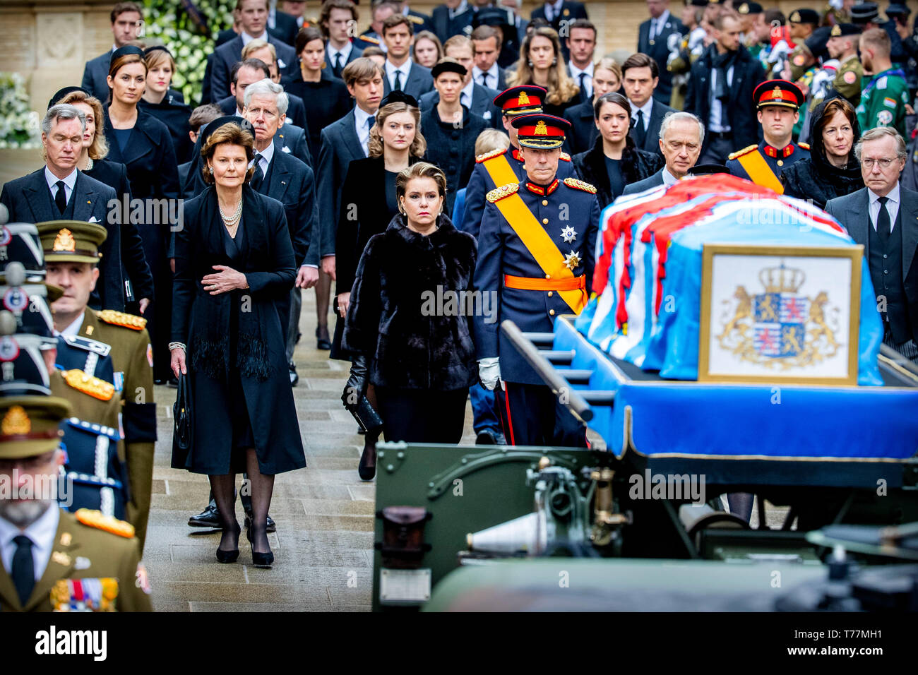 Großherzog Henri und Großherzogin Maria Teresa, Prinz Guillaume, Prinz Jean, Arch Herzogin Marie Astrid und Prinzessin Margaretha von Luxemburg am Begräbnis von Großherzog Jean an der Kathedrale in Luxemburg, den 4. Mai 2019. Foto: Patrick Van Katwijk | Stockfoto