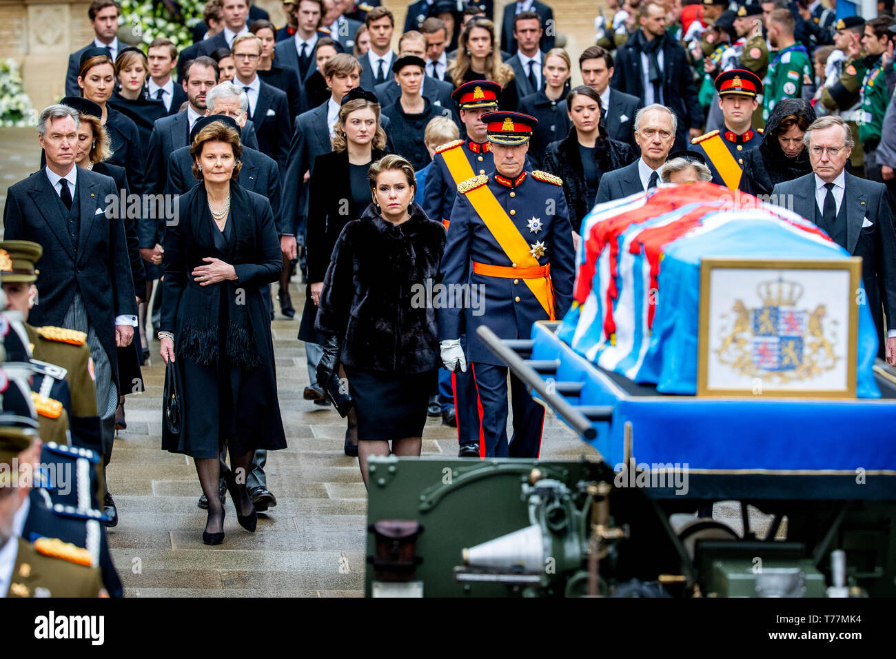 Großherzog Henri und Großherzogin Maria Teresa, Prinz Guillaume, Prinz Jean, Arch Herzogin Marie Astrid und Prinzessin Margaretha von Luxemburg am Begräbnis von Großherzog Jean an der Kathedrale in Luxemburg, den 4. Mai 2019. Foto: Patrick Van Katwijk | Stockfoto