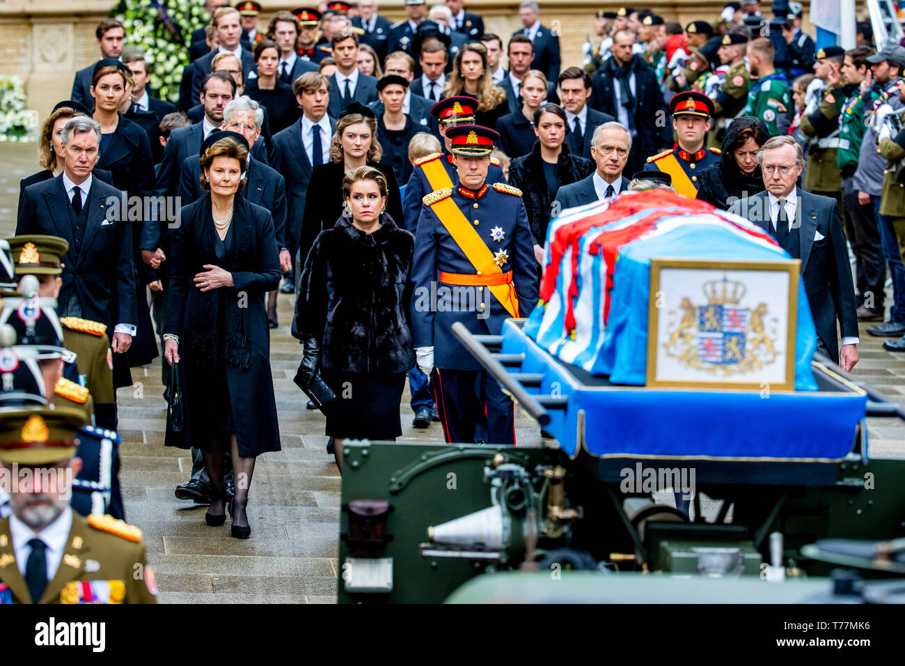 Großherzog Henri und Großherzogin Maria Teresa, Prinz Guillaume, Prinz Jean, Arch Herzogin Marie Astrid und Prinzessin Margaretha von Luxemburg am Begräbnis von Großherzog Jean an der Kathedrale in Luxemburg, den 4. Mai 2019. Foto: Patrick Van Katwijk | Stockfoto