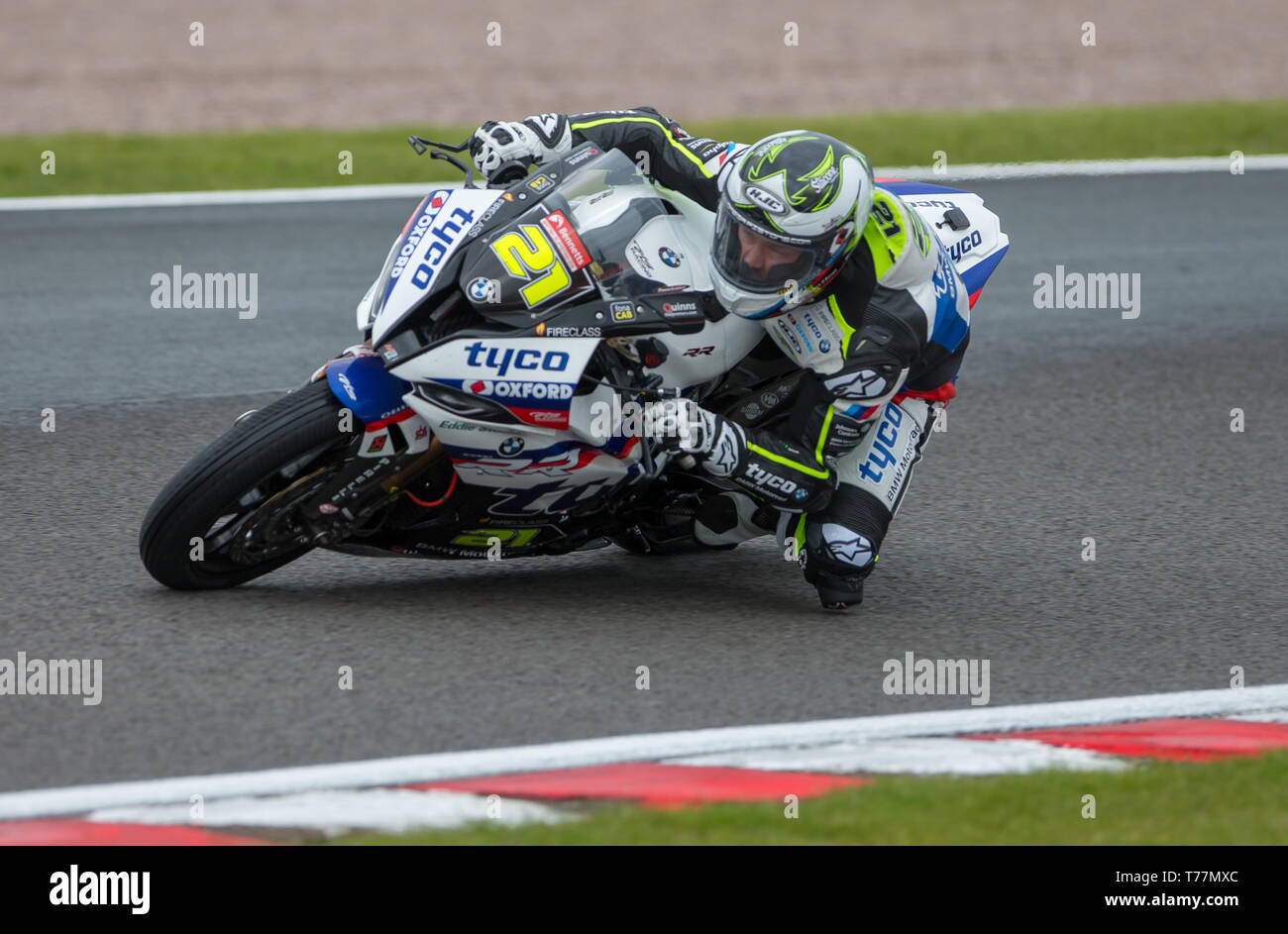 Oulton Park, Little Budworth, UK. 5 Mai, 2019. Bennetts British Superbike Championship, Runde 2, Tag 2, Christian Iddon (GBR) Tyco BMW in freier Praxis 3 Credit: Aktion plus Sport/Alamy leben Nachrichten Stockfoto