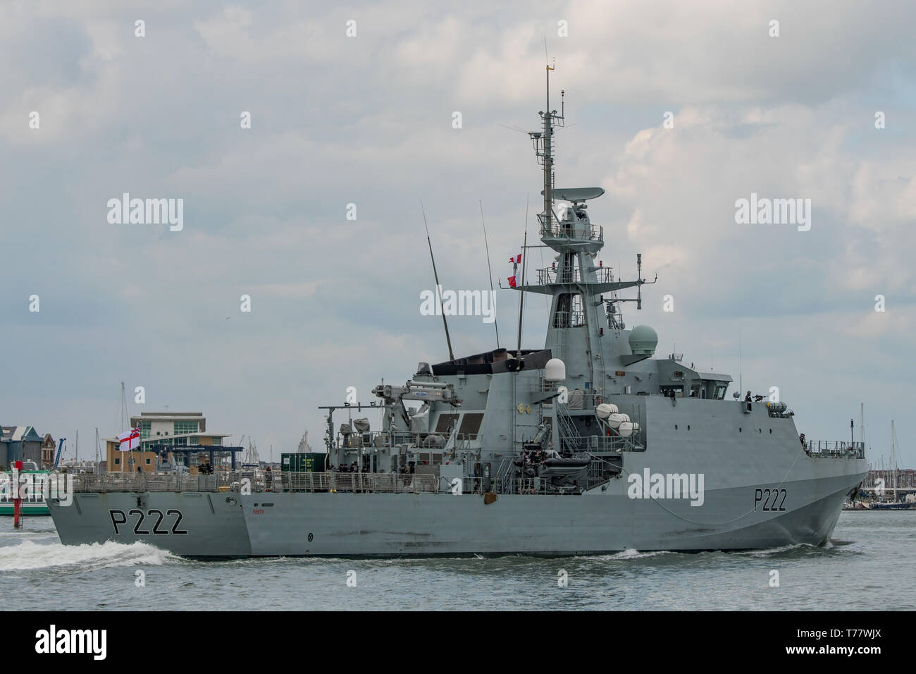 Die Royal Navy offshore Patrol Schiff HMS Her (P222) Portsmouth, Großbritannien anreisen, am Nachmittag des 3. Mai 2019. Stockfoto