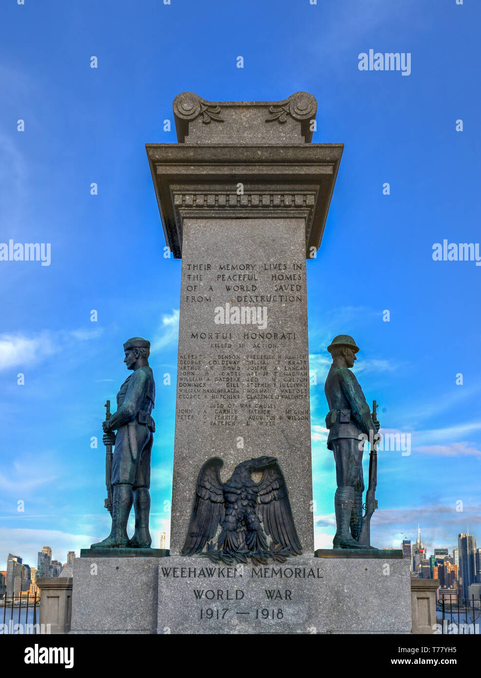 Die Weehawken Weltkrieg Veterans Memorial in Weehawken, New Jersey hatten die USA die militärische 116,708 Todesfälle und über 200.000 während des Krieges verwundet. Stockfoto
