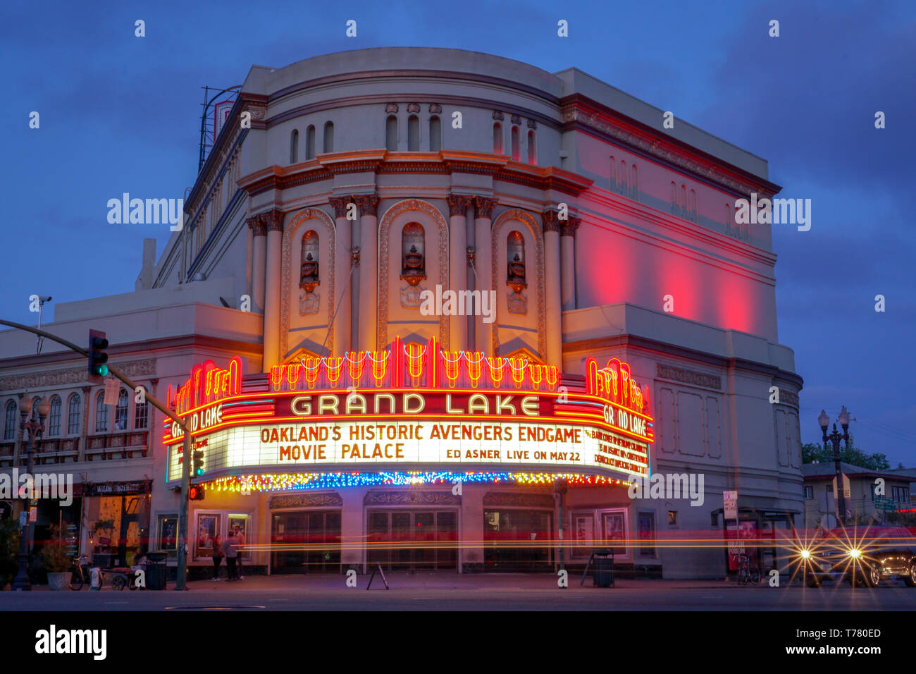 OAKLAND, Kalifornien - 4. Mai 2019: The Grand Lake Theater ist ein historischer Film Palast von 3200 Grand Avenue und der Park Avenue im Grand L Stockfoto