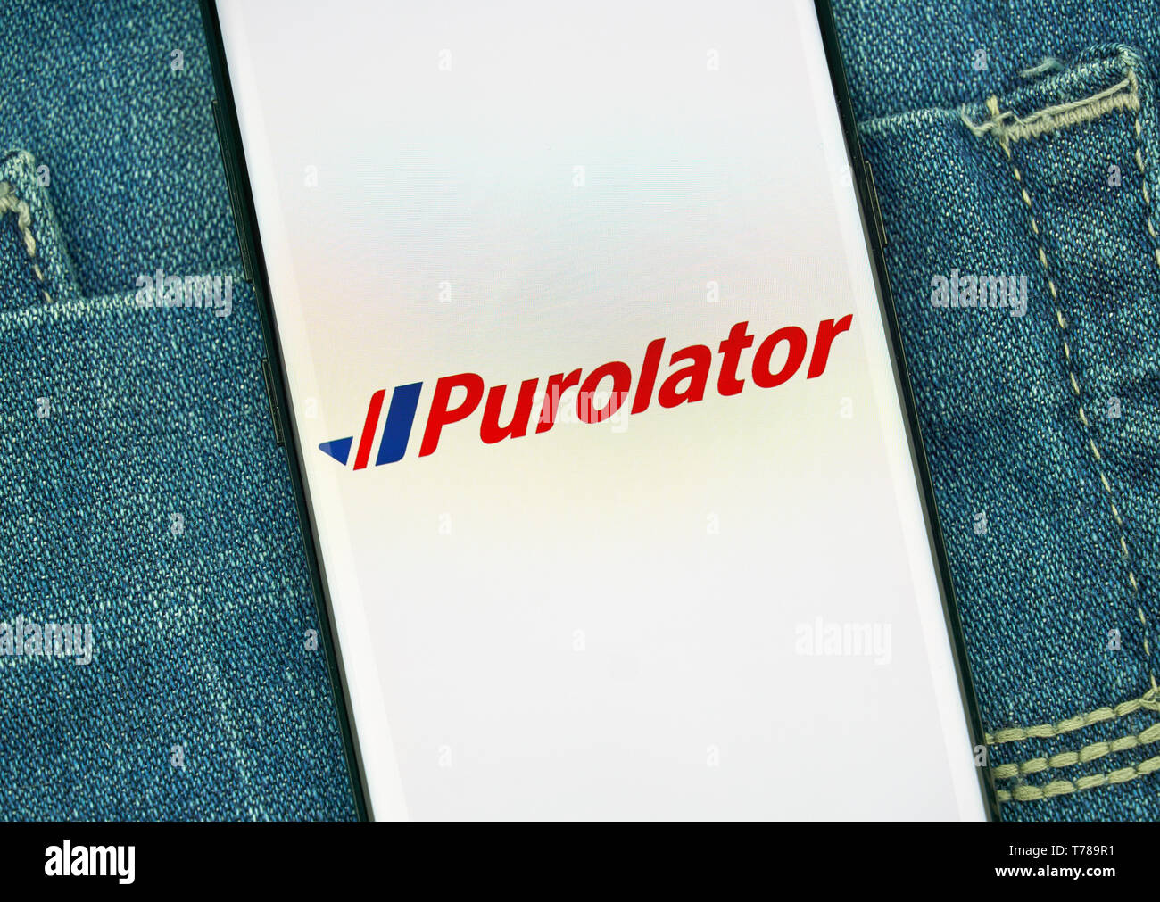 MONTREAL, KANADA - Dezember 23, 2018: Purolator mobile android app auf Samsung S8-Bildschirm. Purolator Inc. ist eine kanadische Kurier, 91 Prozent im Besitz Stockfoto