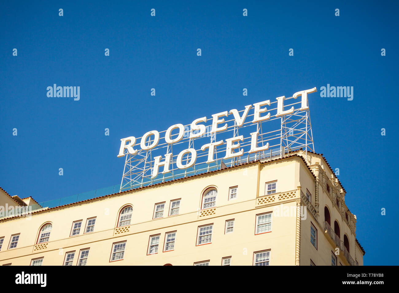 HOLLYWOOD, USA - May 29, 2018: die Fassade des berühmten historischen Roosevelt Hotel am Juli 29,2018 in Hollywood, USA. Stockfoto