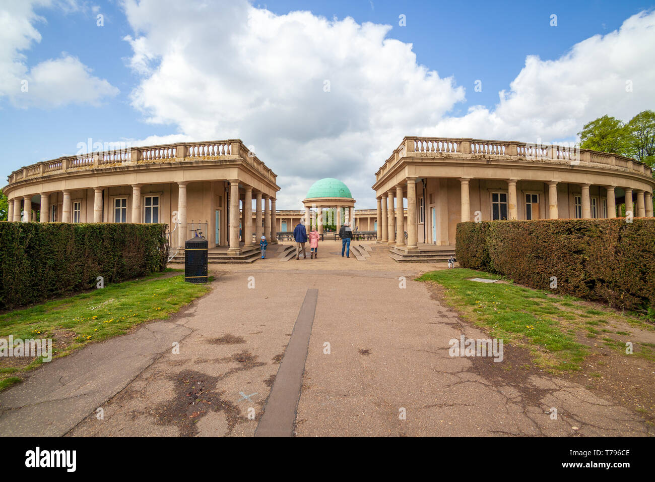 Eaton Park norwich Rotunde und Lilly Teich Norfolk uk Stockfoto