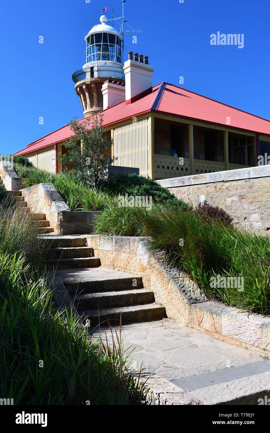 Blick von unten auf die Schritte der Barrenjoey Leuchtturm ist Weltkulturerbe und entworfen von James Barnett. In Australien in der Nähe von Palm Beach entfernt Stockfoto
