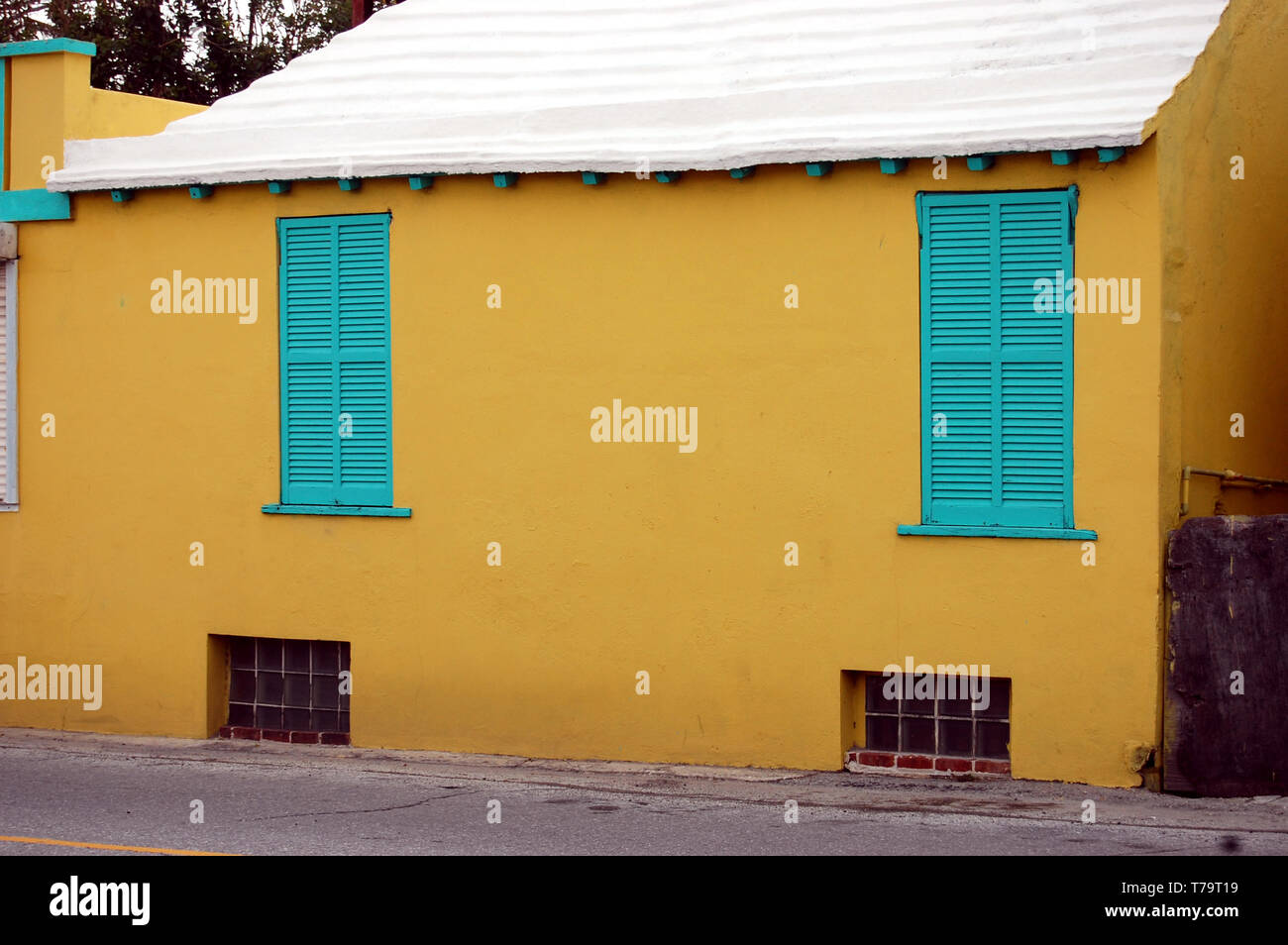 Gelbes Haus in Bermuda Stockfoto